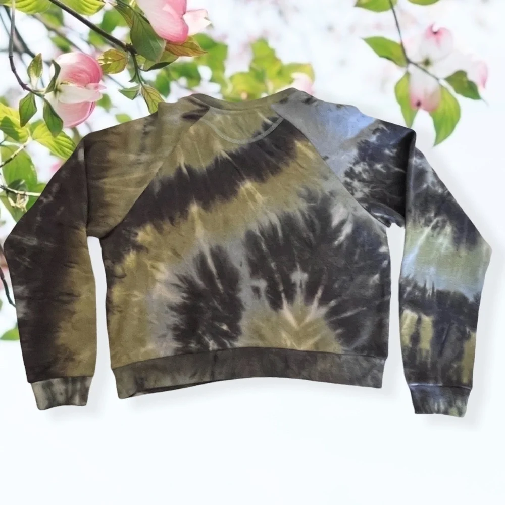 NASCAR Daytona Tie Dye sweater and short set - Picture 7 of 10